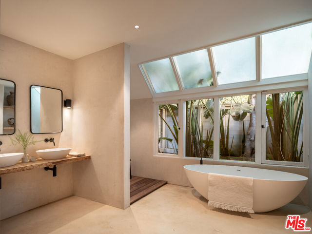 Drew Fenton | 27314 Pacific Coast Highway Malibu CA | MLS: 7415791
