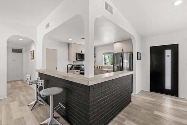 74279 Old Prospector Trail, Palm Desert CA: https://media.crmls.org/mediaz/c828b478-7f65-4045-8e9b-ce352077073d.jpg