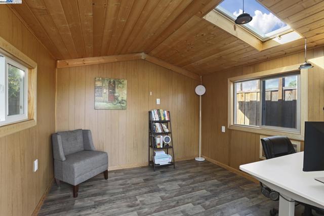 10034 Foxboro Cir, San Ramon CA: https://media.crmls.org/mediaz/c8295193-bd7d-4e7d-af9e-9be7aa4ca171.jpg