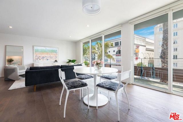1425 N Crescent Heights Boulevard, West Hollywood CA: https://media.crmls.org/mediaz/c829573a-647c-499d-8727-e606a190f9d5.jpg