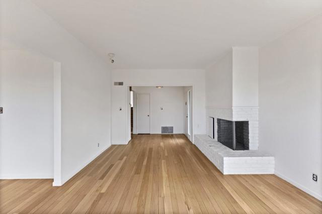 14 Wilshire Court, Daly City CA: https://media.crmls.org/mediaz/c82ad908-0b0e-4a00-87f9-ca838f986a59.jpg