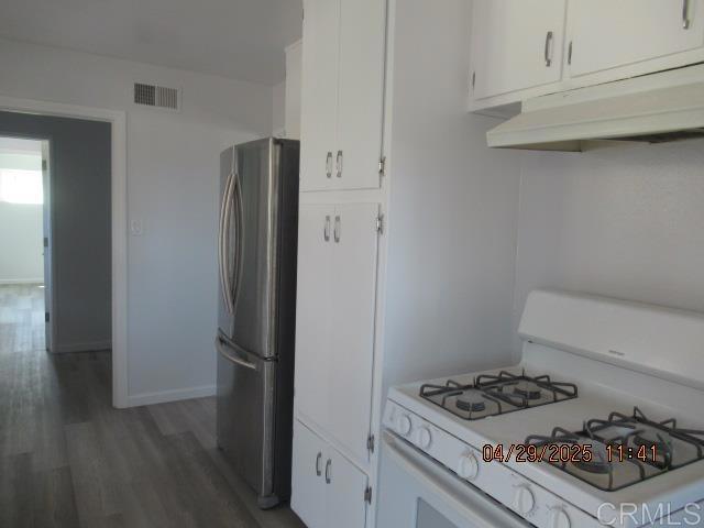Detail Gallery Image 3 of 12 For 241 Los Soneto Dr, San Diego,  CA 92114 - 3 Beds | 2 Baths