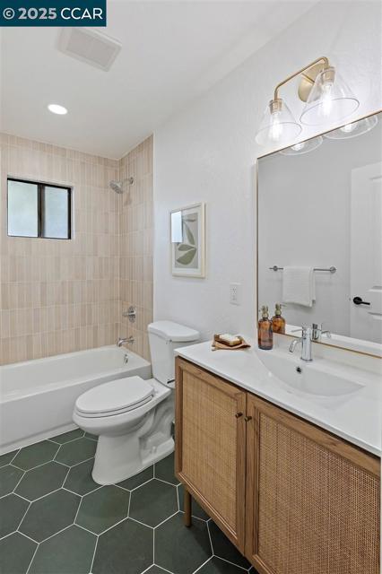 101 Lena Ct, Pleasant Hill CA: https://media.crmls.org/mediaz/c82b6ad5-ef87-4313-9999-35c36f7223a2.jpg