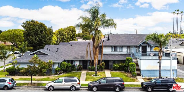 Pride-of-Ownership Fourplex on a Prime Corner Lot in Fullerton! Originally built by famed Covington Builders, each unit has tile flooring in the living areas w/ carpet in the bedrooms. 3 units have patios & 4th unit has a spacious deck. Units are individually metered for electric & gas, w/ water heaters in each unit. Private laundry facility on site. 6 Fully enclosed & garaged parking spaces. Located in a fantastic neighborhood central to the best shopping, dining, & entertainment the area has to offer. All units are currently occupied with paying tenants.