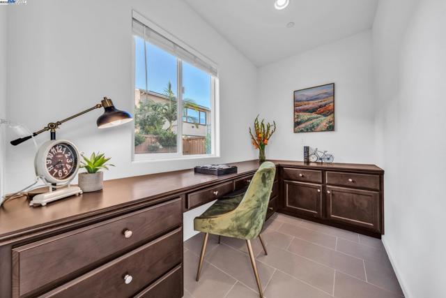 2305 Augusta Ave, Tracy CA: https://media.crmls.org/mediaz/c82ca972-312e-4fd6-bd7b-f07a04d40d7e.jpg