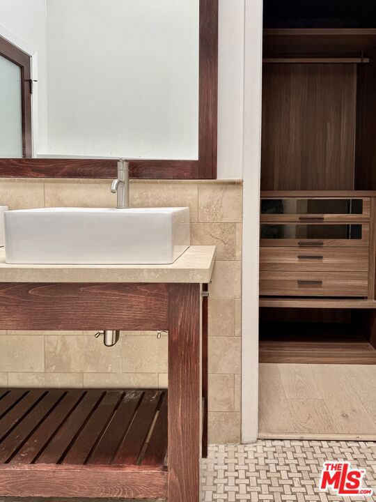 1153 N Poinsettia Place, West Hollywood CA: https://media.crmls.org/mediaz/c82cfcc1-4e84-4cc7-9dde-a7183e2c8aef.jpg