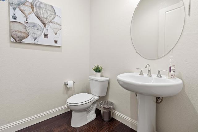 4440 Pine Mountain Way, Dublin CA: https://media.crmls.org/mediaz/c82e5755-1efd-47e3-af41-05d6a981925e.jpg