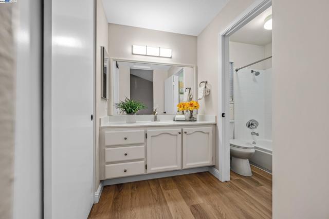 1410 Groth Cir, Pleasanton CA: https://media.crmls.org/mediaz/c82e9462-6203-4605-bfb1-24270bd7a58d.jpg