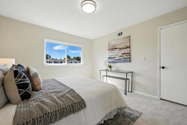 Image 32 of 75 For 4957 New Compton Court