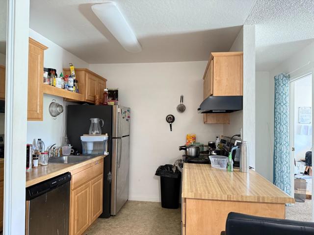 403 Piccadilly Place, San Bruno CA: https://media.crmls.org/mediaz/c82f3eb7-f81f-4d60-8912-21286993ee81.jpg