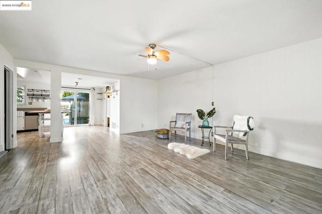 1814 Wildbrook CT, Concord CA: https://media.crmls.org/mediaz/c82f7c32-1b8e-496a-9797-bc70160d7315.jpg