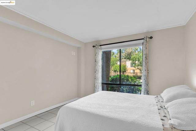 470 N N Civic Drive, Walnut Creek CA: https://media.crmls.org/mediaz/c82f82c8-1948-4163-a8a2-1d2159062fad.jpg