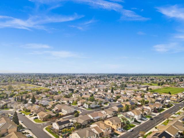 354 Vasconcellos Avenue, Manteca CA: https://media.crmls.org/mediaz/c82fb369-f633-41e0-804b-c94c1a4fc1dc.jpg