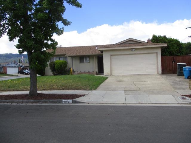 8401 La Alondra Way, Gilroy CA: https://media.crmls.org/mediaz/c82fe0af-2392-4ec9-917a-9e971a266237.jpg