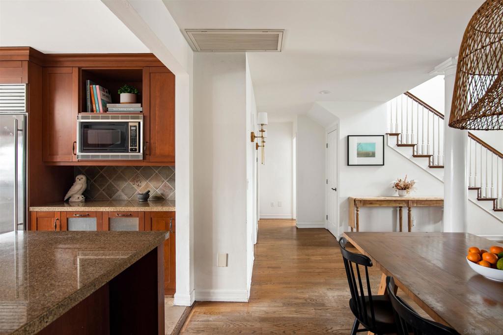 MLS #250027935SD img 3