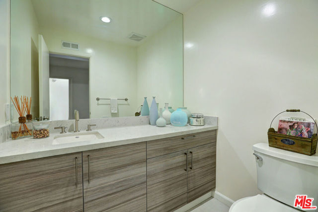 10640 Wilkins Avenue, Los Angeles CA: https://media.crmls.org/mediaz/c8303939-fd8b-4d2c-b117-63418b400d7f.jpg