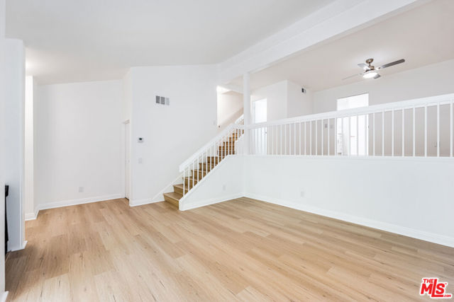 22323 ERWIN Street photo 5