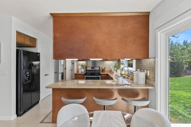 7188 Anjou Creek Circle, San Jose CA: https://media.crmls.org/mediaz/c8317ea9-caad-474e-bb00-9da88fc8b3a4.jpg