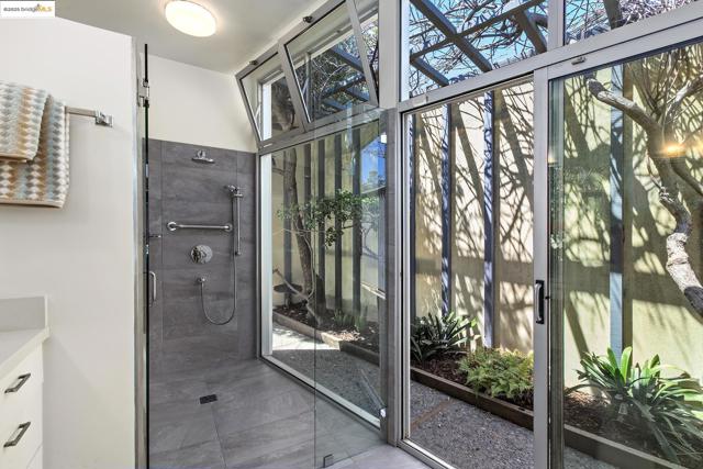 7145 View Ave, El Cerrito CA: https://media.crmls.org/mediaz/c831cb6e-707d-4e83-8ed9-8564d7b5c7af.jpg