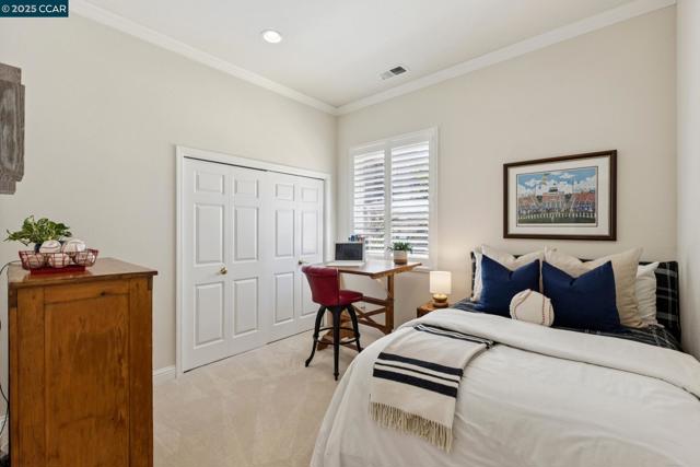 109 Forest Hill, Clayton CA: https://media.crmls.org/mediaz/c832d801-b2ae-4576-acd9-ec8c7a2bce45.jpg