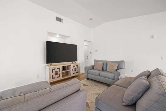 49620 Lincoln Drive, Indio CA: https://media.crmls.org/mediaz/c8336710-0fa1-40d6-a4be-5300ca3c2ae1.jpg