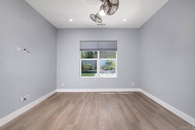 Detail Gallery Image 18 of 46 For 1733 Lemonadeberry Ln, Vista,  CA 92084 - 5 Beds | 3/1 Baths