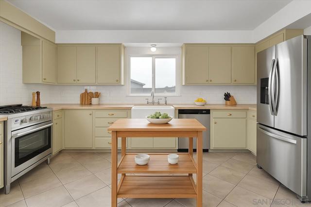 9226 Briercrest Dr, La Mesa CA: https://media.crmls.org/mediaz/c8342cef-7c7c-4110-96a9-ef96d108d34f.jpg