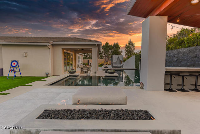 6981 Shadow Wood Drive, Moorpark CA: https://media.crmls.org/mediaz/c834888b-5d45-4abb-881f-b80fecf721e0.jpg