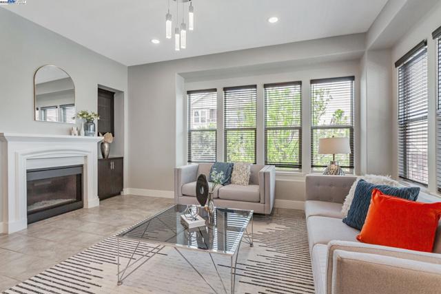 1380 Brookline Loop, Pleasanton CA: https://media.crmls.org/mediaz/c835284b-f0bc-4511-ada4-60336bf4ea22.jpg
