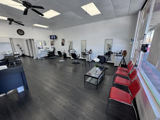 12243 Woodside Ave, Lakeside CA: https://media.crmls.org/mediaz/c8358847-245d-43b7-96e8-5ed608c02d05.jpg
