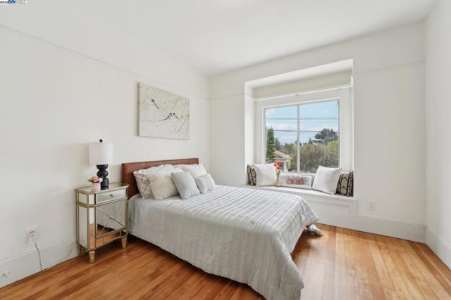 2155 42nd Ave, Oakland CA: https://media.crmls.org/mediaz/c83669d4-e490-4b50-a358-9f5273a99cd0.jpg