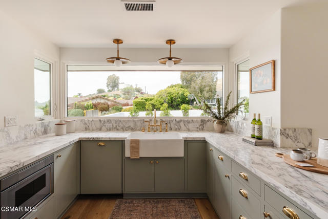 1207 Westridge Drive, Ventura CA: https://media.crmls.org/mediaz/c836aabc-0b30-4a95-8379-cfe677acbef2.jpg