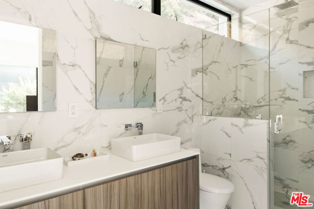 2048 N Beverly Drive, Beverly Hills CA: https://media.crmls.org/mediaz/c836e10b-5bf3-4566-9af3-cefa56203dc9.jpg