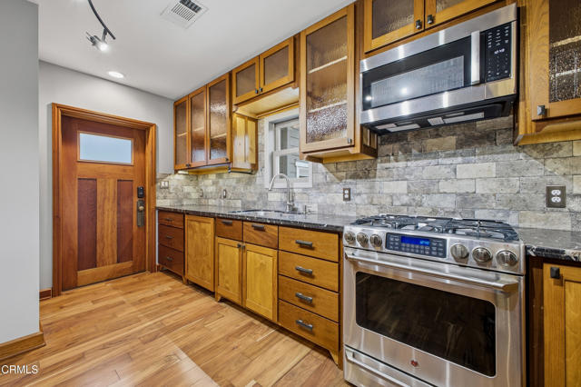 Detail Gallery Image 9 of 25 For 2163 E Del Mar Bld, Pasadena,  CA 91107 - 2 Beds | 2 Baths