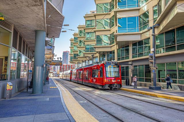 1080 Park Boulevard, San Diego CA: https://media.crmls.org/mediaz/c8383470-3537-4fa0-8242-ad0d48d0e18a.jpg