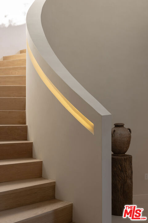 MLS #25572987 img 16