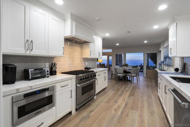 55 Spinnaker Way, Coronado, California 92118, 3 Bedrooms Bedrooms, ,2 BathroomsBathrooms,Single Family Residence,For Sale,Spinnaker Way,250038158SD