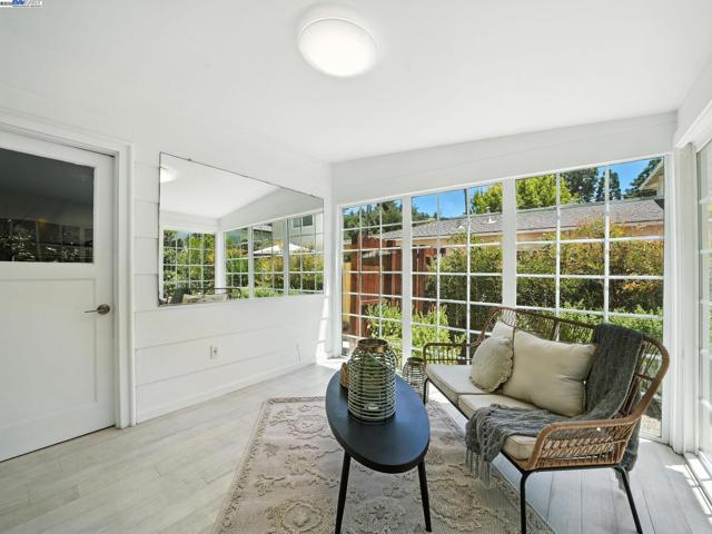 160 Moraga Way, Orinda CA: https://media.crmls.org/mediaz/c838e625-4d47-4da2-aed4-003b5058d581.jpg