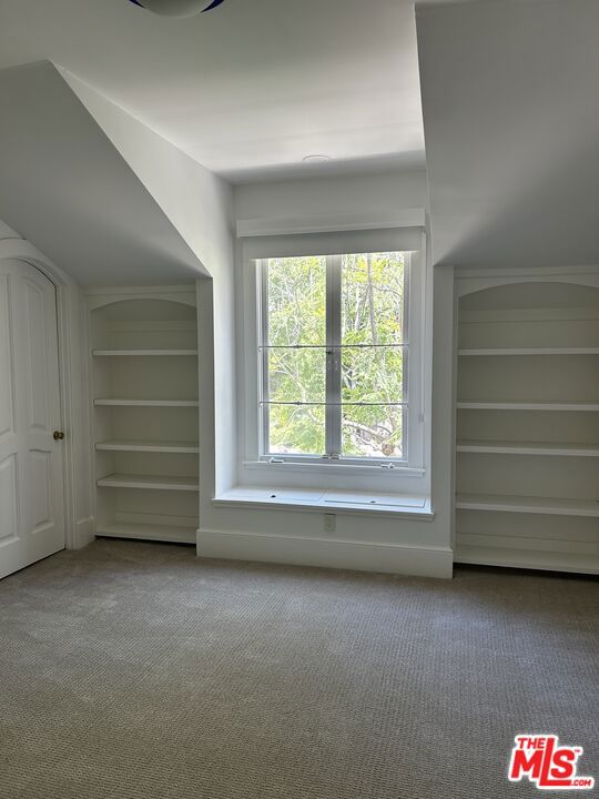 10515 Oaklawn Road, Los Angeles CA: https://media.crmls.org/mediaz/c839c031-e9a0-4ba3-a6ea-6add9b242e2e.jpg