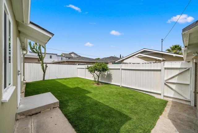 4646 48 Cherokee Avenue, San Diego CA: https://media.crmls.org/mediaz/c839c3e7-48d1-473d-9666-5bfd2e320269.jpg