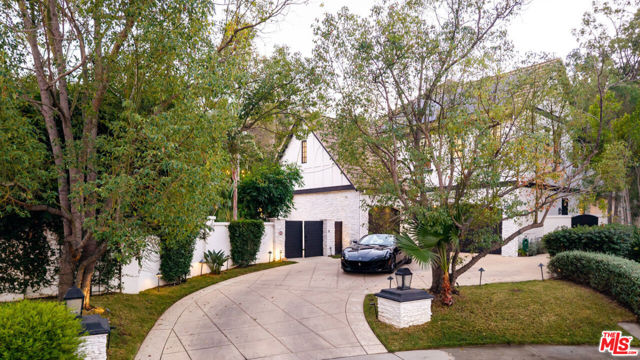 3801 Prado Del Trigo, Calabasas CA: https://media.crmls.org/mediaz/c83a35cf-5bcd-48f3-9d60-0eca48d77e6e.jpg