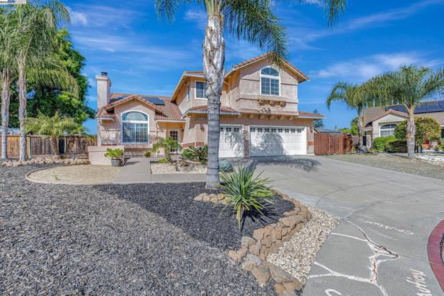639 Eaker Ct, Antioch CA: https://media.crmls.org/mediaz/c83a4112-3521-4df1-acf3-19eb6ca82078.jpg