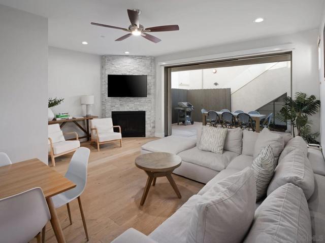 851 53 Sapphire, San Diego CA: https://media.crmls.org/mediaz/c83a5683-4b04-4fe5-a7c0-b947861e8f3e.jpg