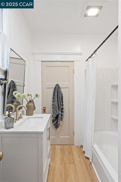 939 Ohio St, Vallejo CA: https://media.crmls.org/mediaz/c83a8d0f-df48-419b-b0c8-c897bc641633.jpg