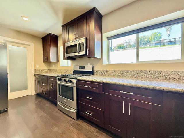 3669 Calavo Dr, Spring Valley CA: https://media.crmls.org/mediaz/c83a949f-4748-436b-a745-e51187806941.jpg