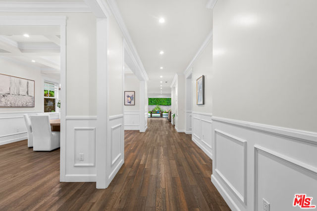 4616 Ventura Canyon Avenue, Sherman Oaks CA: https://media.crmls.org/mediaz/c83aaafd-2173-4bbf-9822-55498106a512.jpg