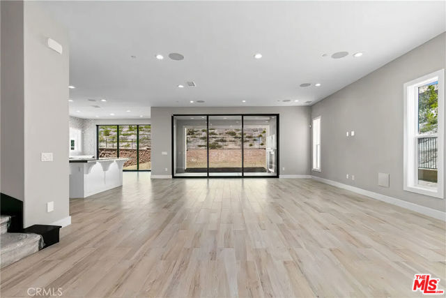 20517 W Deer Grass Court, Porter Ranch CA: https://media.crmls.org/mediaz/c83acdc0-a944-41b4-81c7-a8b5da4f6a68.jpg