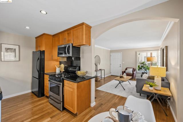 Image 8 of 30 For 1644 San Pablo Ave  D