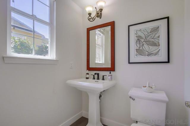 3515 CAMINO CEREZA, Carlsbad CA: https://media.crmls.org/mediaz/c83c8802-bd1e-448d-8e32-dbed36128a79.jpg