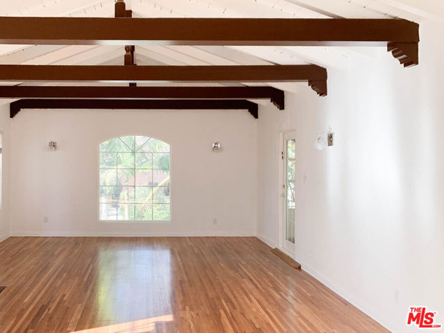 120 N Orange Drive, Los Angeles CA: https://media.crmls.org/mediaz/c83ca940-edd5-4547-a6ba-3baeedbdfeb1.jpg